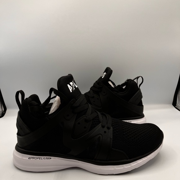 APL Ascend Men's 8 Sneakers Athletic Shoes Running Gym Black White NEW NIB Gift - Picture 7 of 8